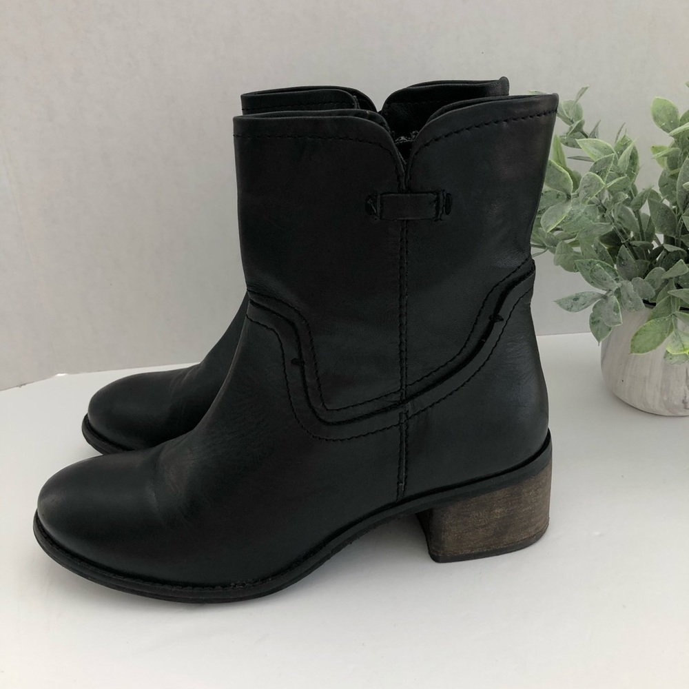 Skechers Black Leather Block Low Heel Boots Sz 8.5 - Picture 5 of 9